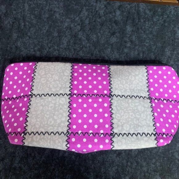 🎉Host Pic🎉 Set Of 2 Handmade Quilted Makeup Bags - Picture 4 of 9